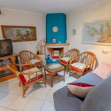 Krasa 2bedroom apartment Ágios Matthaíos Bagian luar foto