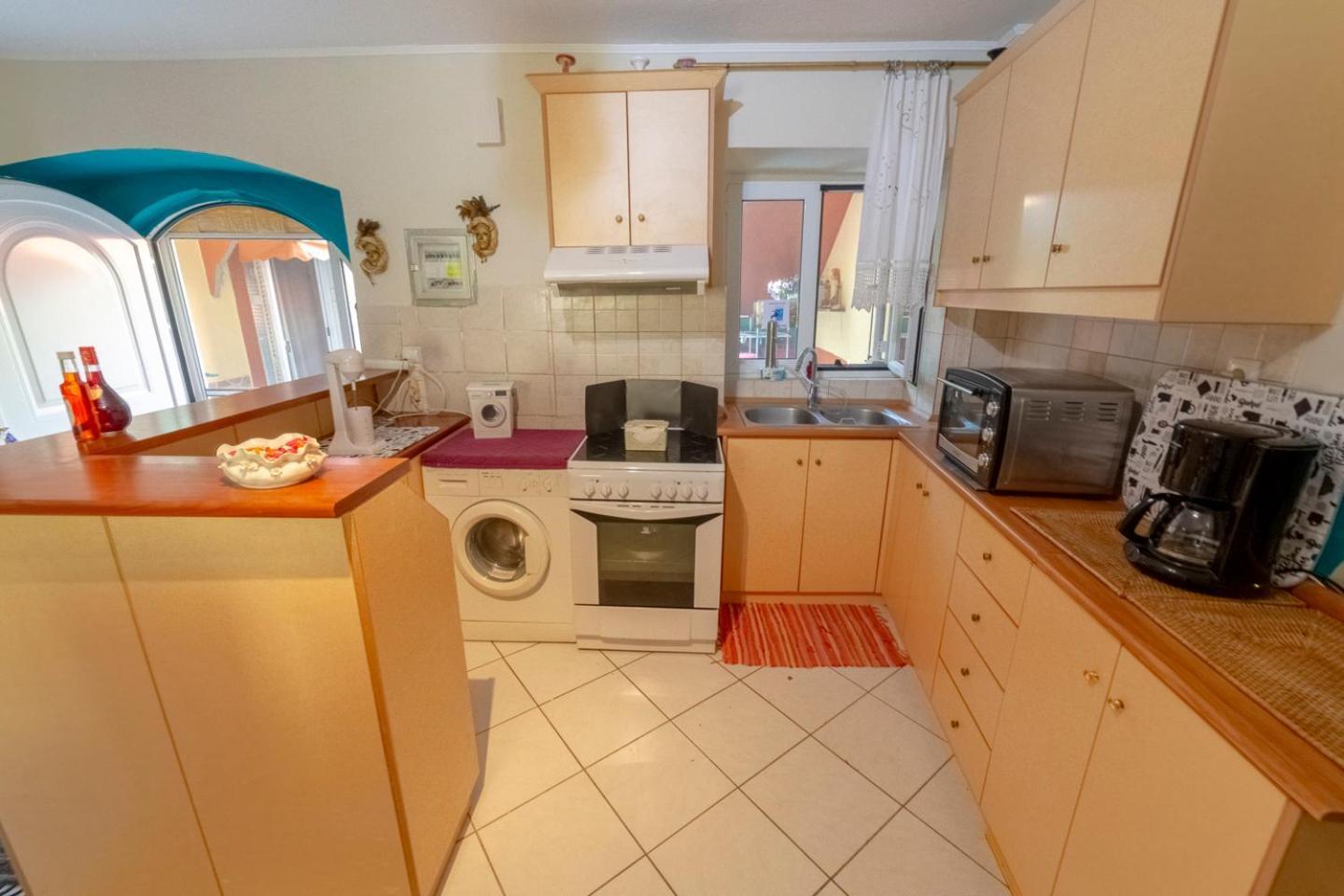 Krasa 2bedroom apartment Ágios Matthaíos Bagian luar foto