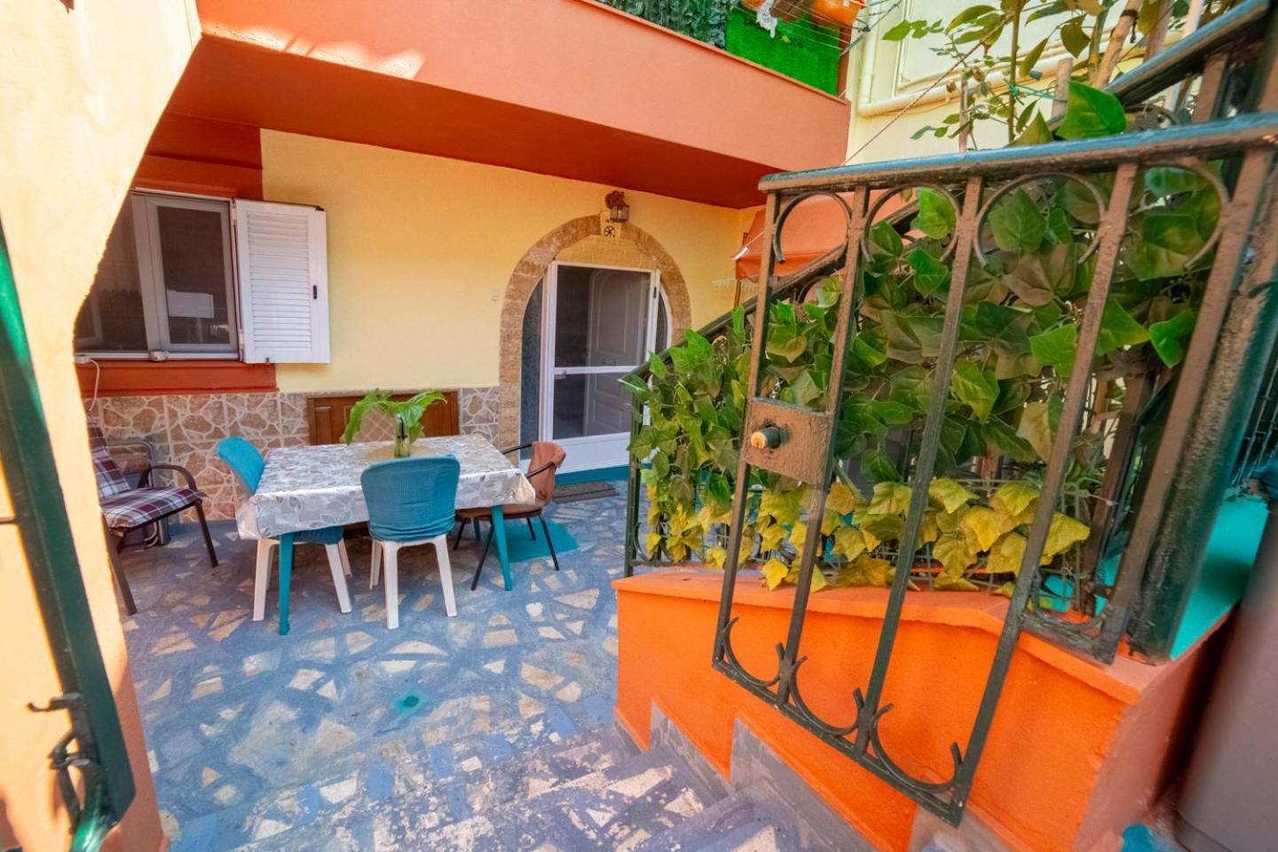 Krasa 2bedroom apartment Ágios Matthaíos Bagian luar foto